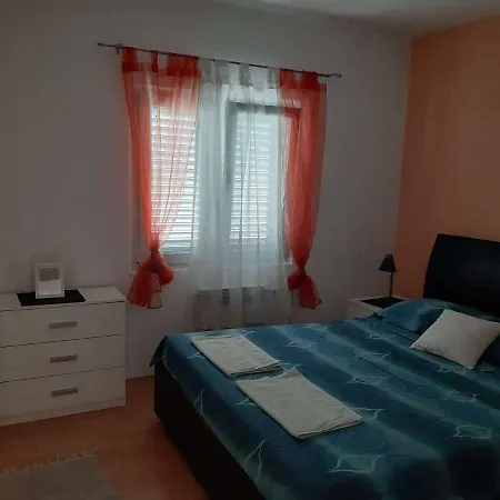 Apartment Lucija *