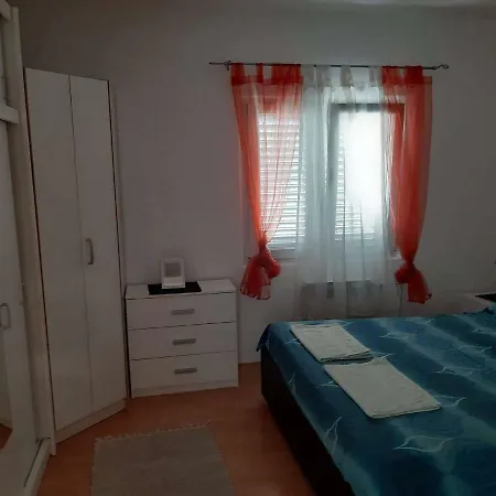 Apartment Lucija *